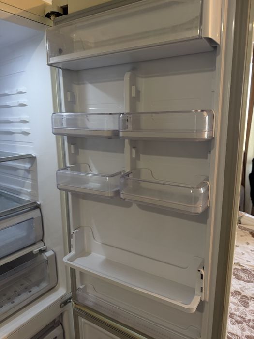 Продам Холодильник Samsung