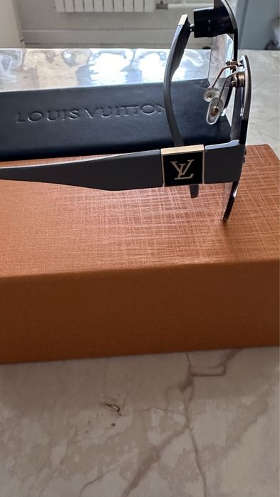 Продается очки брендовые люкс качество