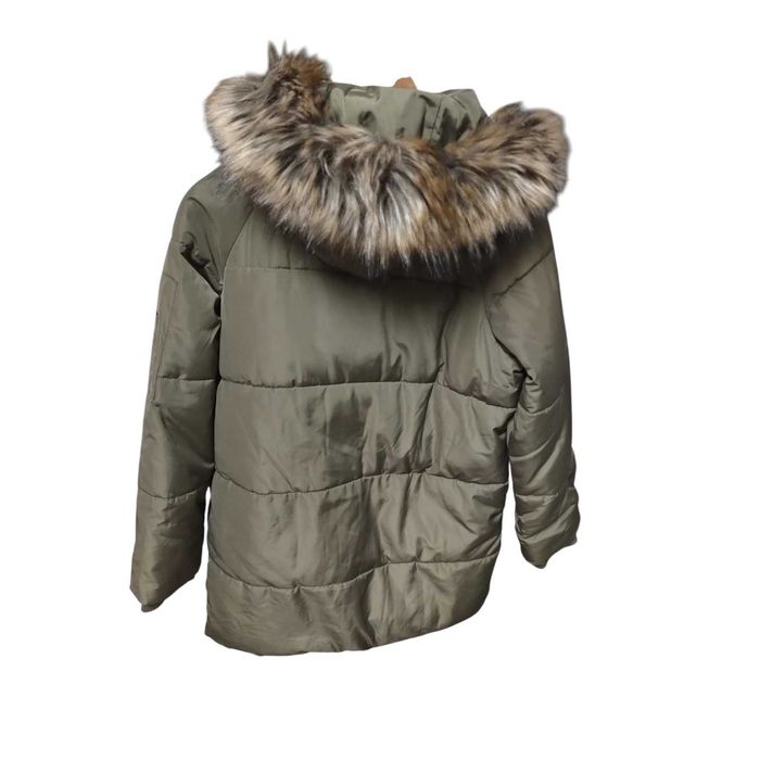 Geacă Groasă de Iarnă Puffer Primark cu Glugă și Blăniță, Verde Oliv – Mărimea 152 (11-12 Ani) | Second Hand Premium 59,00Lei