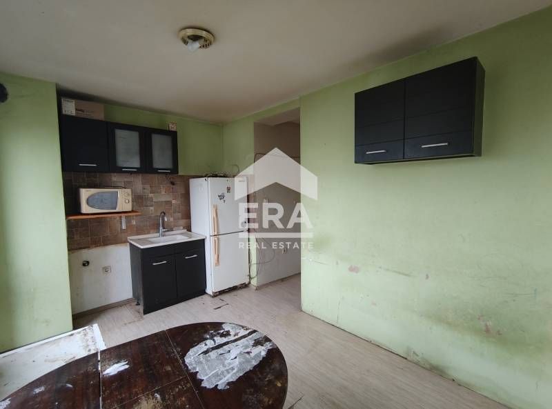 Едностаен ексклузивен апартамент за продажба, преустроен в двустаен, в