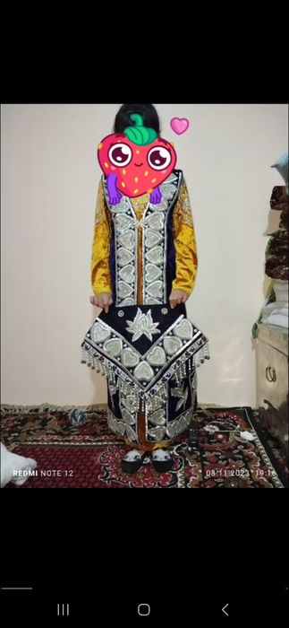 Зар халат сотилади нархи  келишилади тока аккуратно  кийилган