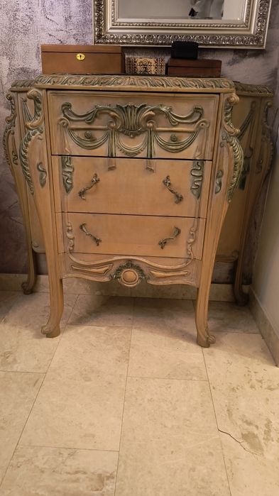 Comoda stil francez din anii 90