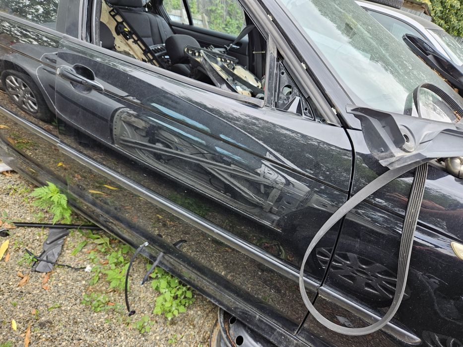 Usa BMW E46 Facelift negru pret 250 de lei bucata
