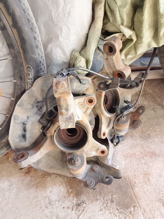 Тайота Мазда Митсубиси мотор бар.