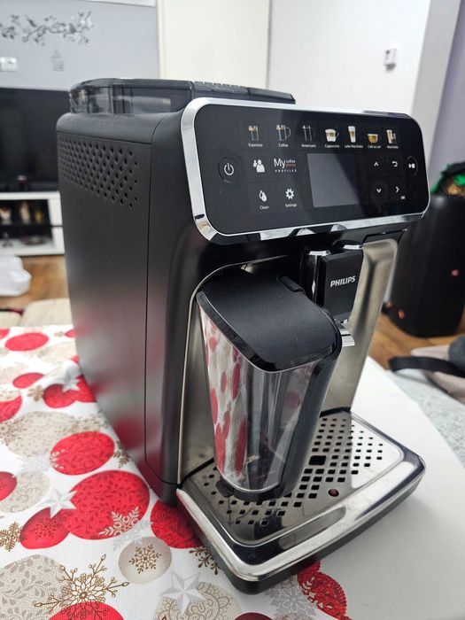 Продавам кафе автомат Philips