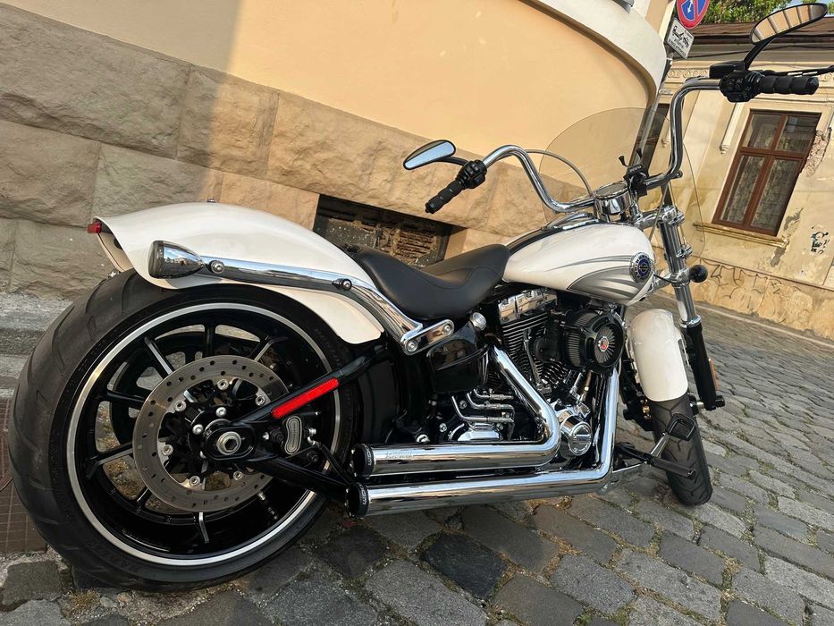 Harley Davidson Breakout 2016, 7,000 mile -  Conditie Excelenta