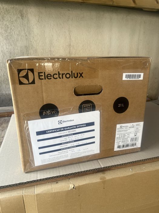 Cuptor cu microunde Electrolux EMZ421MMK, Grill, 800 W, negru – nou