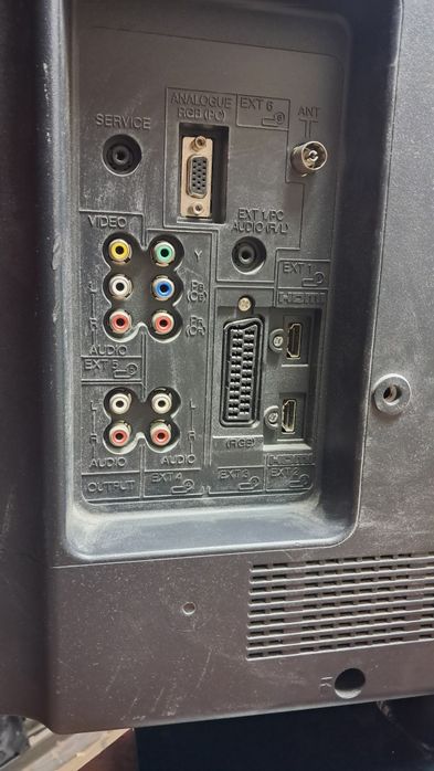 Телевизор  sharp 32