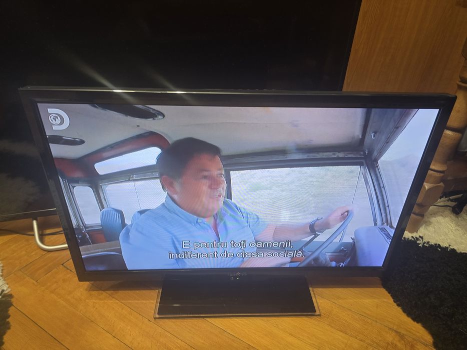 Televizor LED Smart Tech 24” – stare foarte bună