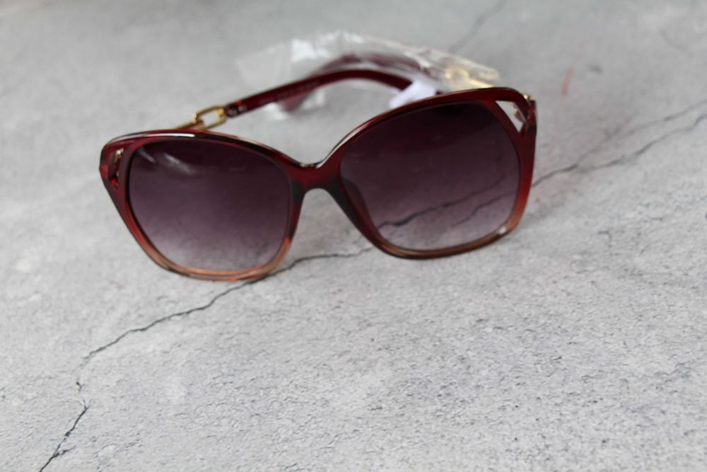 Солнцезащитные  очки