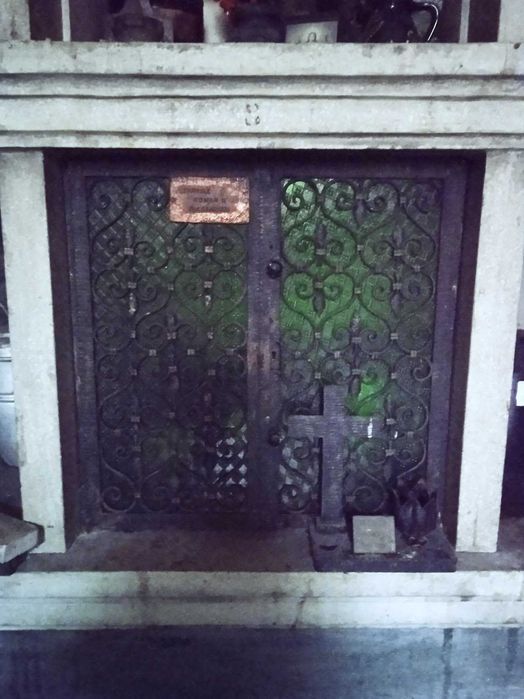 nisa columbar crematoriul Cenusa, Tineretului