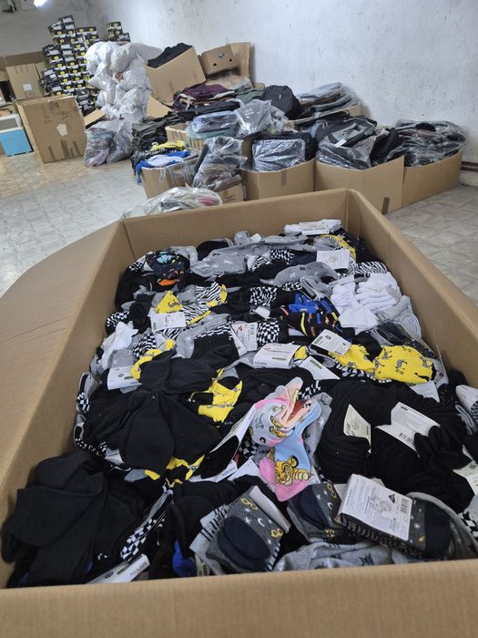 Vând șosete noi la kg