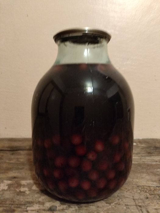 Домашний компот из вишни.