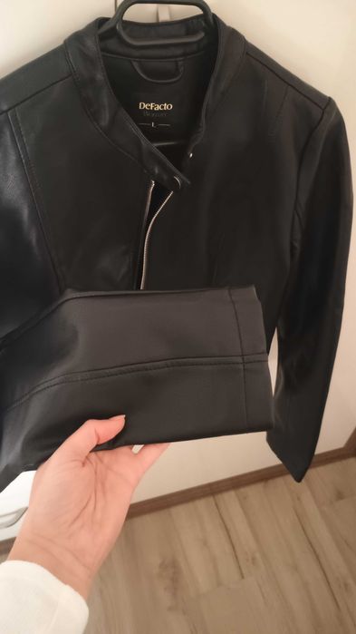 Дамско кожено яке ново