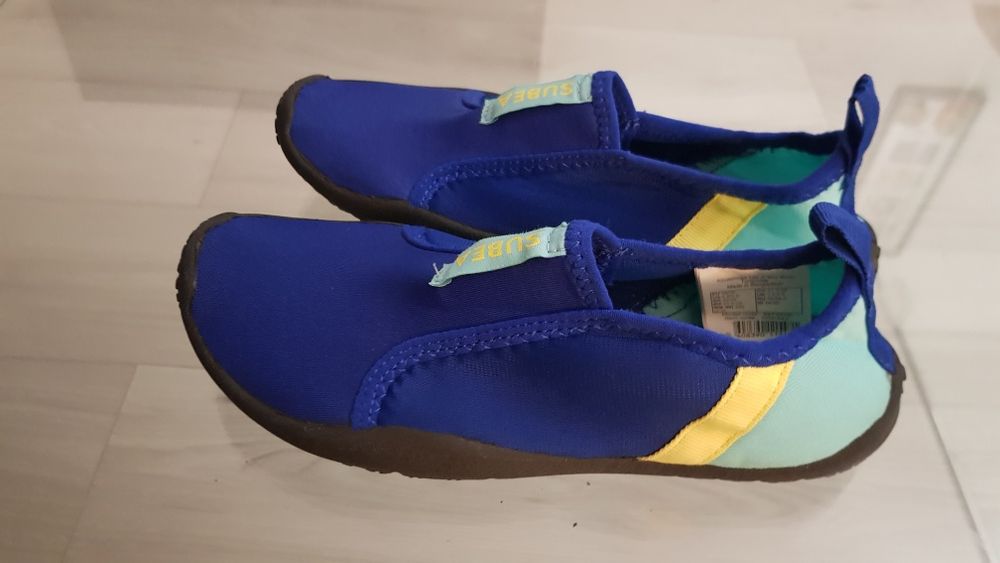 Vand expadrile de baieti marimea 34/35 , de culoare bleomarin.Decathlo