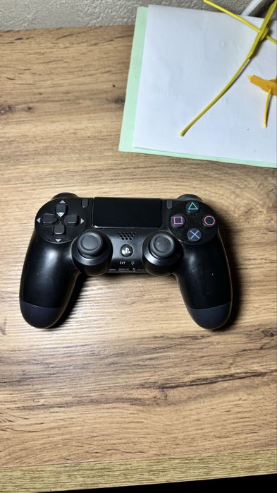 Продаю Ps4 pro 1 tb