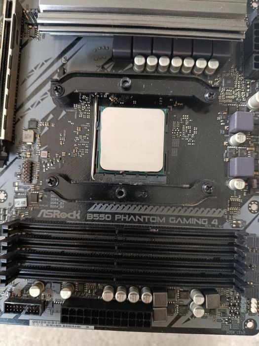 Placa de baza ASRock B550 Phantom Gaming 4