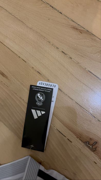 Футболни екипи.