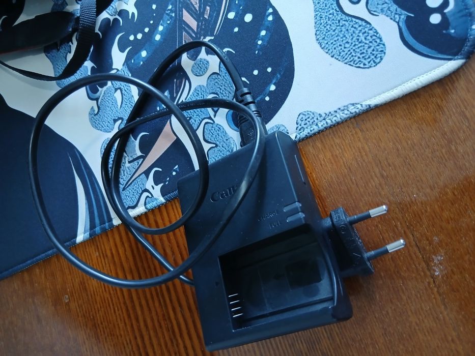 Canon EOS 250D фотоаппарат