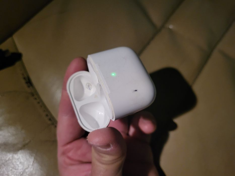 Наушники Apple AirPods