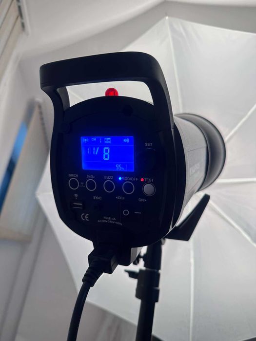 Студийна светкавица Godox QS300II и Софтбокс DYNAPHOS - 60х60 cm