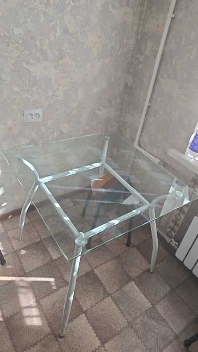 Продам кухонный стол
