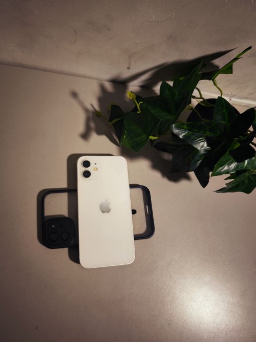 iPhone 12, 64Gb 81 емкость