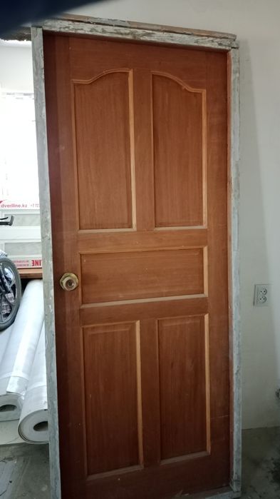 Меж комнатный дверь