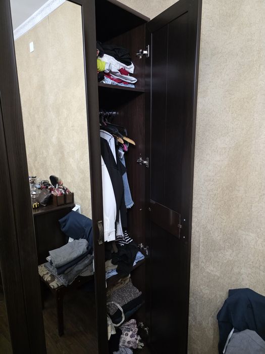 Продам шкаф с комодом