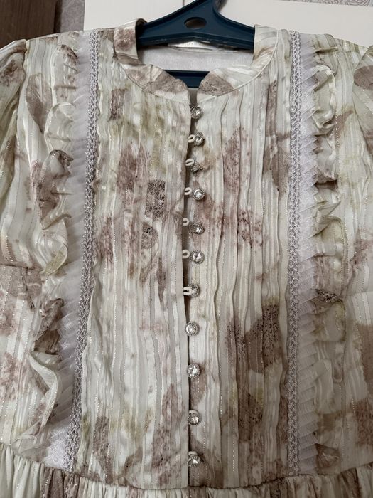 Продам нарядные платья.