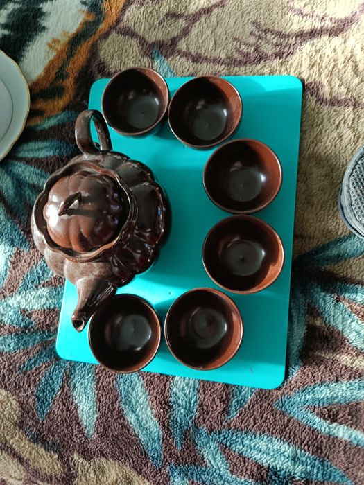 Продаю посуду немецкий сервиз и чайный сервиз