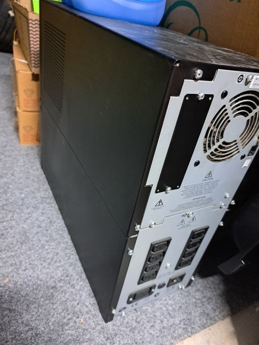 ИБП APC Smart-UPS 2200