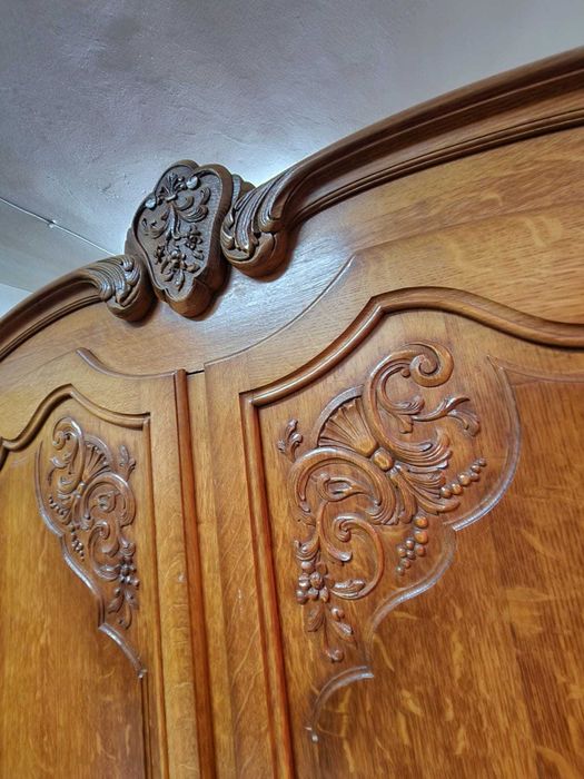 Четирикрилен гардероб изработен от бял дъб в стил "ЛУИ XV"