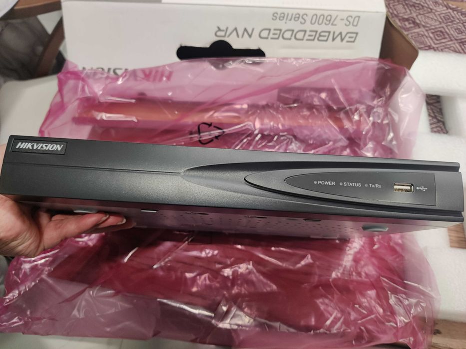 Embedded NVR Hikvision DS-7600 Seeies