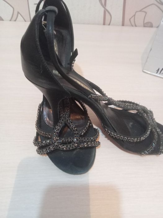 Продам туфли женские