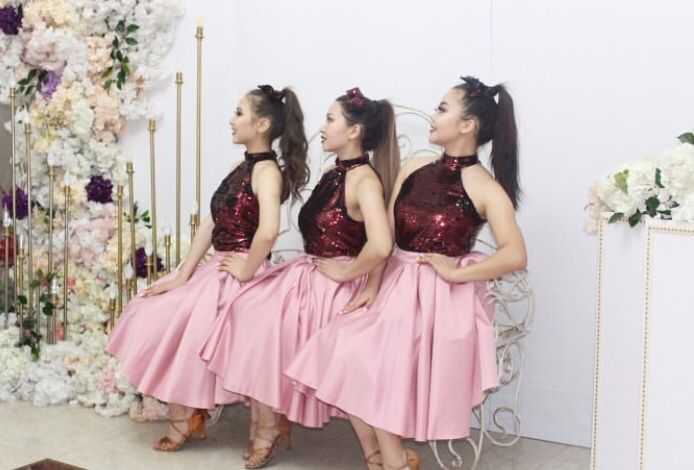 Продам костюмы