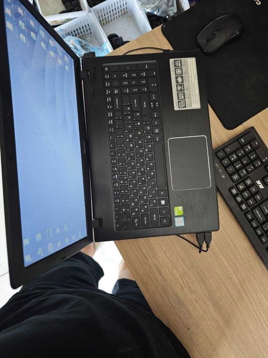 Acer Aspire E 15 — Core i7-8550U / 8GB / NVIDIA MX130 / 1TB