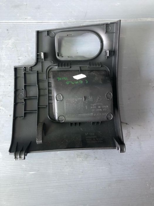 compartiment de depozitare opel corsa e dupa 2014