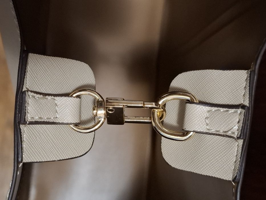 Чисто нова дамска чанта