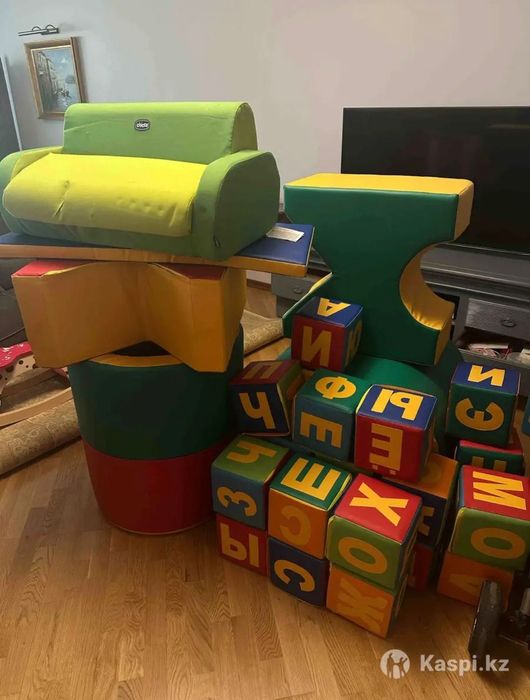 Детский Алфавит и диван