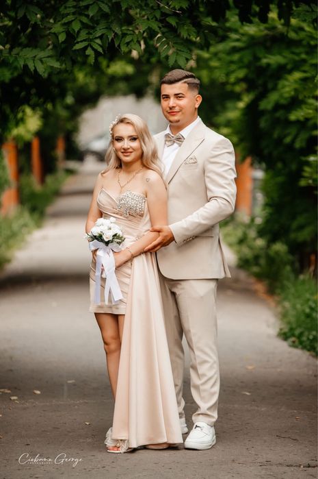 Vand rochie facuta pe comanda