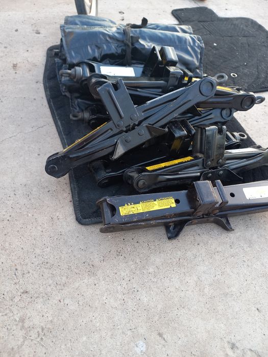 Домкрат тойота комплект