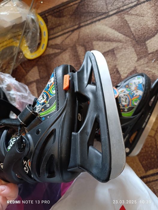 Продам детские коньки