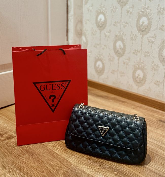 Geanta Guess Dimensiuni 30X17cm