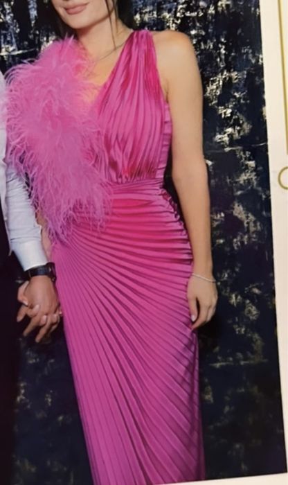 Rochie roz din matase cu pene