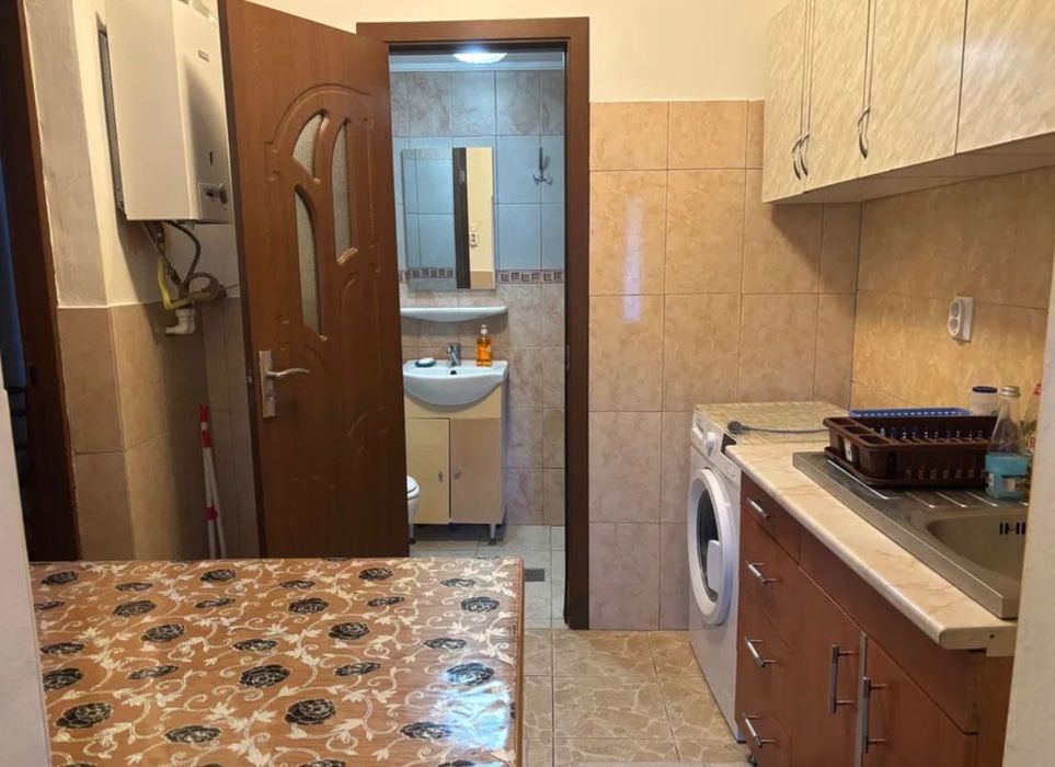 Închiriez cameră, tip garsonieră