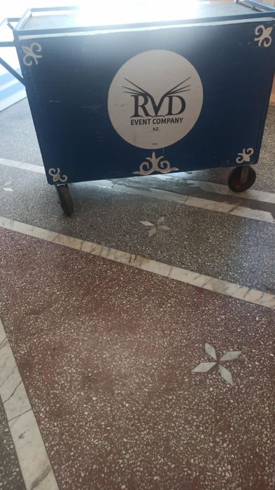 Тележка  на колесах