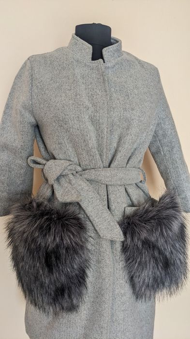 Palton subțire griu cu buzunare din blăniță artificială