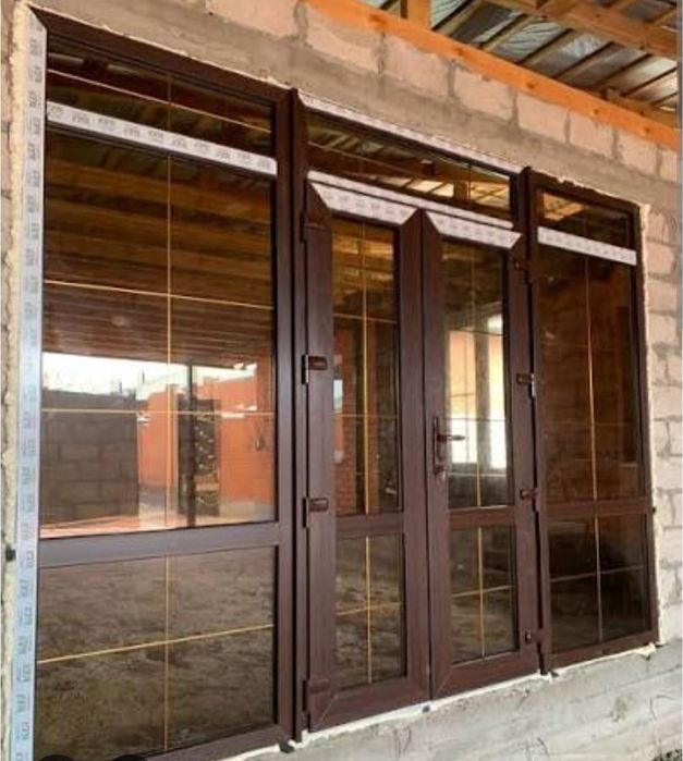 Будки бутики окна двери