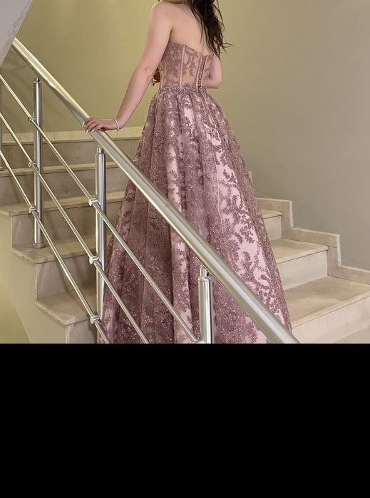 Бална рокля (цвят: пепел от рози)